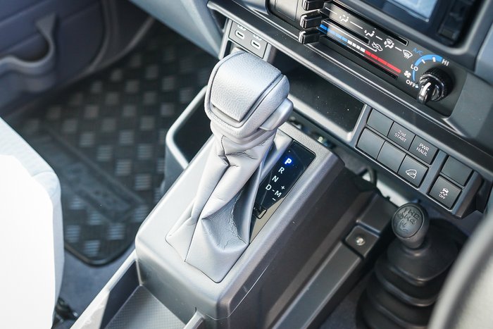 2025 Toyota LC MILITARY GXL