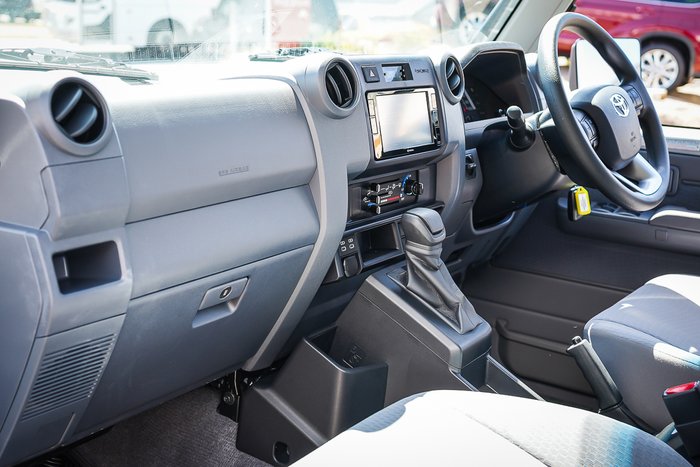 2025 Toyota LC MILITARY GXL