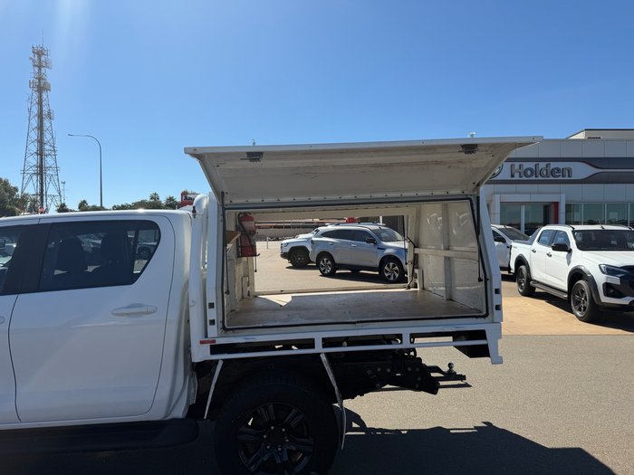 2022 Toyota Hilux SR