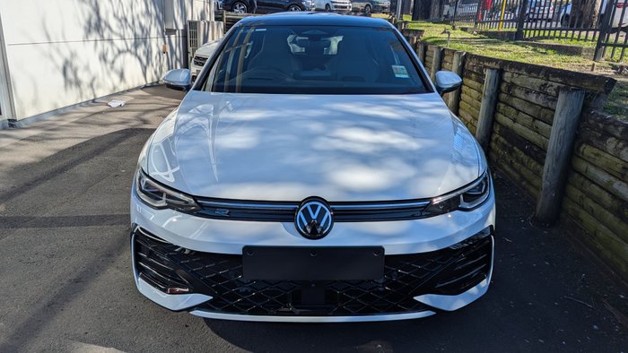 2026 VOLKSWAGEN Golf R-LINE