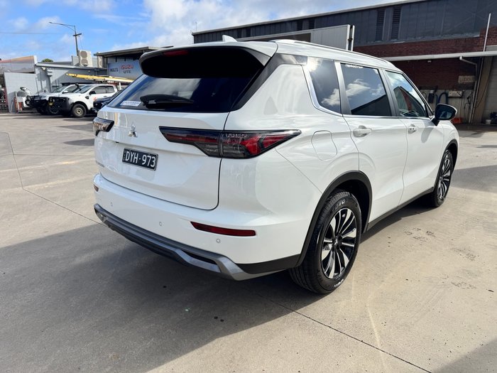 2025 MITSUBISHI Outlander LS