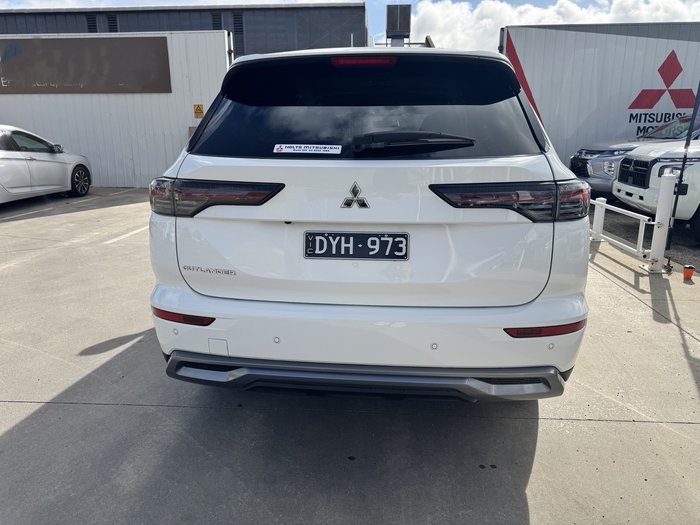 2025 MITSUBISHI Outlander LS
