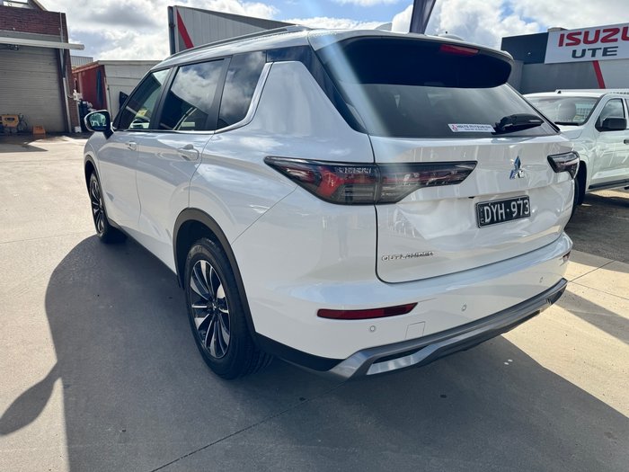 2025 MITSUBISHI Outlander LS