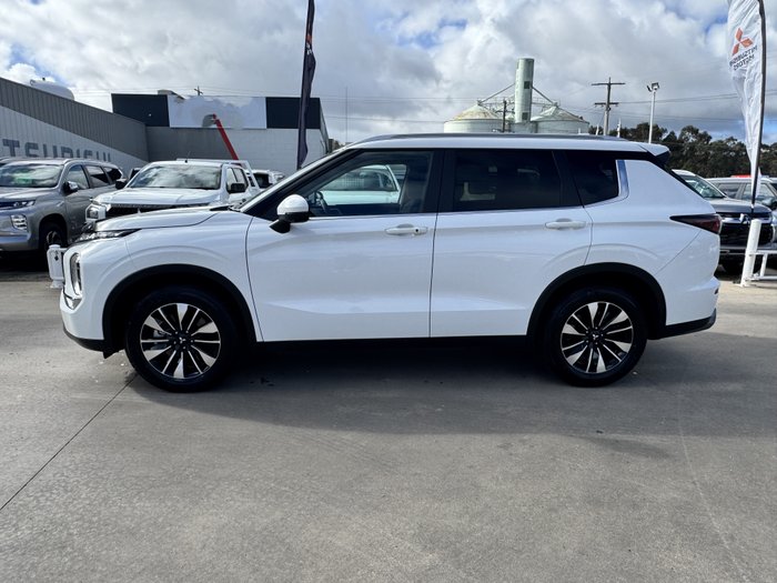 2025 MITSUBISHI Outlander LS