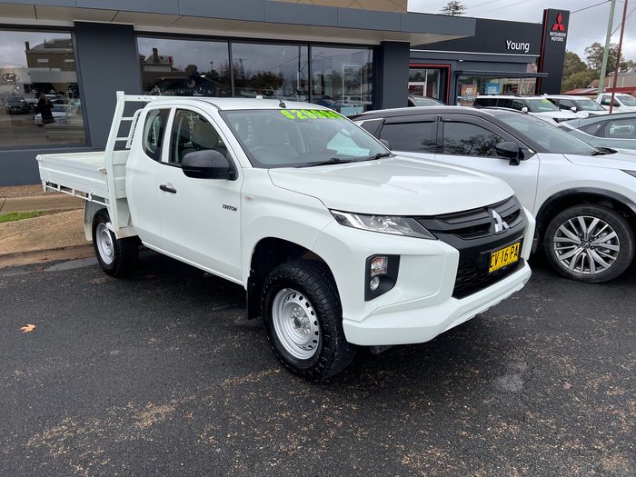 2020 MITSUBISHI TRITON GLX