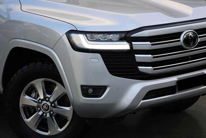 2023 TOYOTA LANDCRUISER LC300 SAHARA (4x4)
