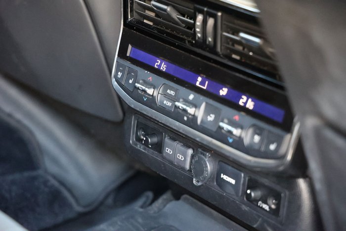 2023 TOYOTA LANDCRUISER LC300 SAHARA (4x4)