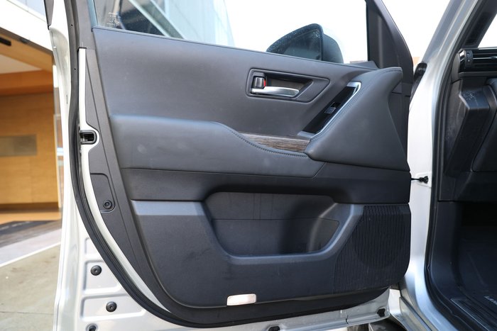 2023 TOYOTA LANDCRUISER LC300 SAHARA (4x4)