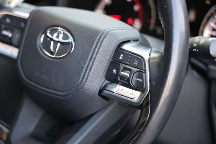 2023 TOYOTA LANDCRUISER LC300 SAHARA (4x4)