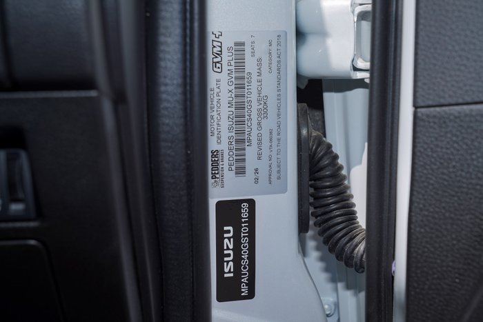 2025 Isuzu MU-X X-TERRAIN