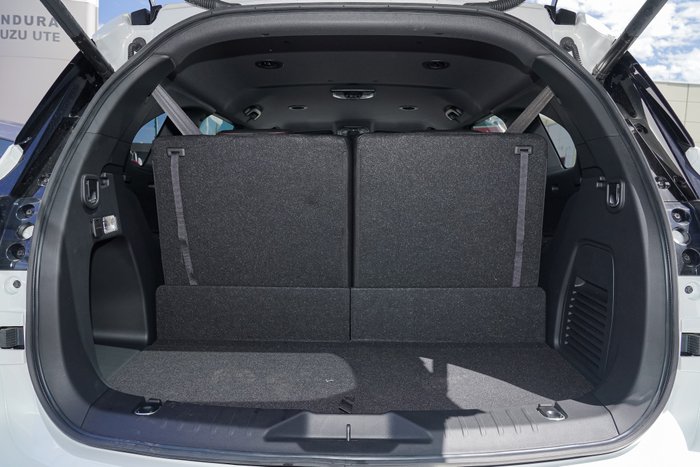 2025 Isuzu MU-X X-TERRAIN