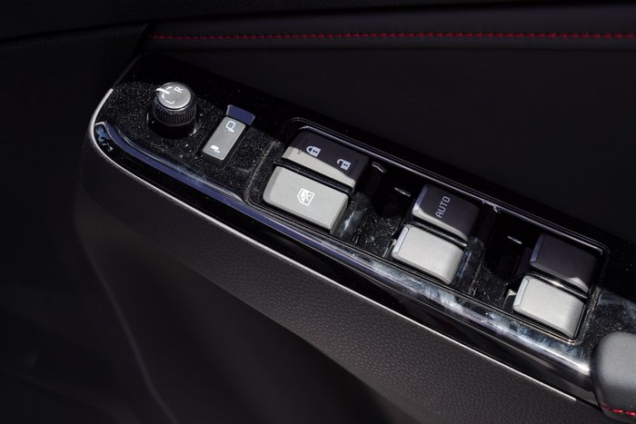 2025 Isuzu MU-X X-TERRAIN