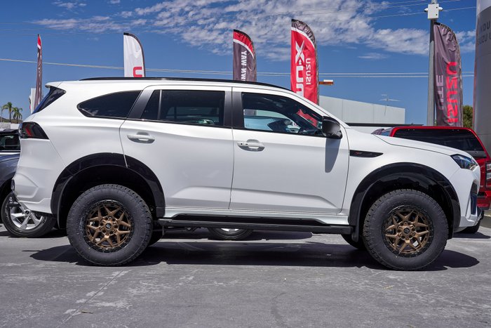 2025 Isuzu MU-X X-TERRAIN