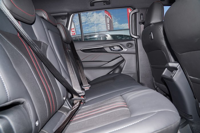 2025 Isuzu MU-X X-TERRAIN