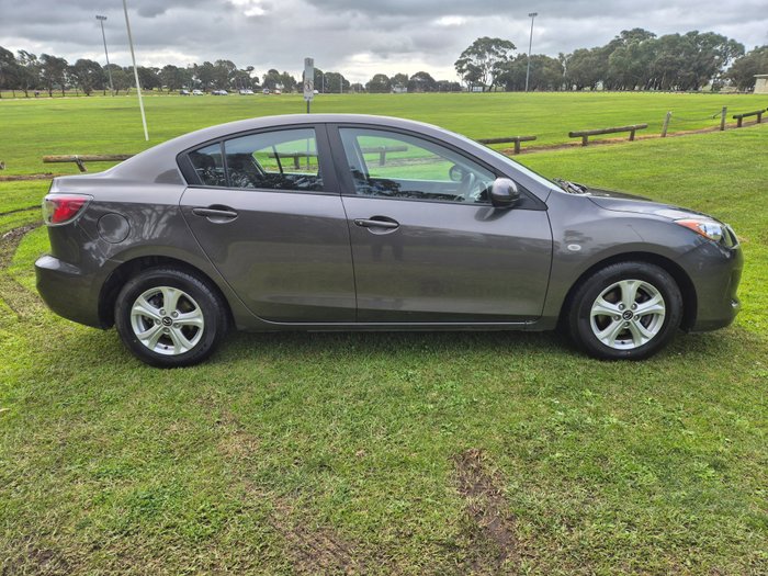 2013 Mazda 3 Neo