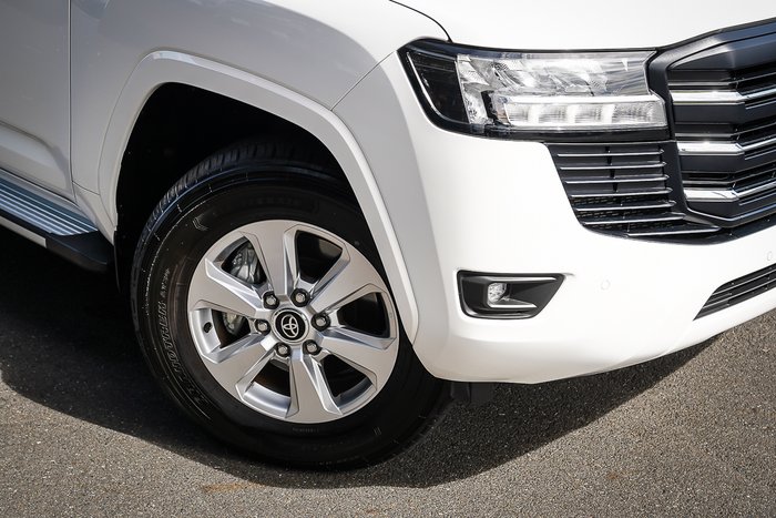 2025 Toyota LANDCRUISER GXL