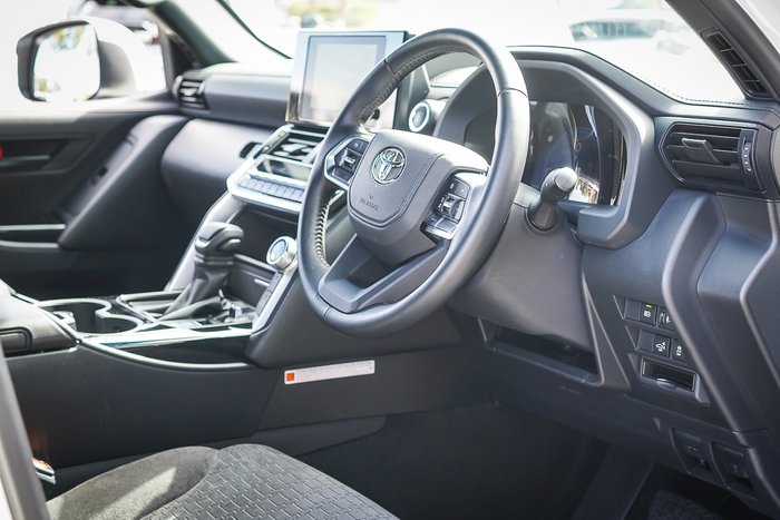 2025 Toyota LANDCRUISER GXL