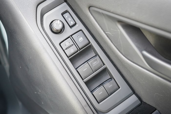 2025 Toyota LANDCRUISER GXL