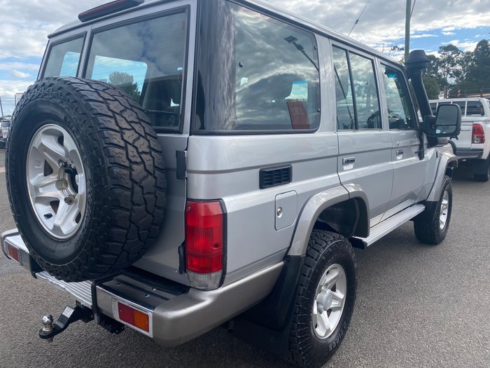 2014 TOYOTA LANDCRUISER GXL (4x4)