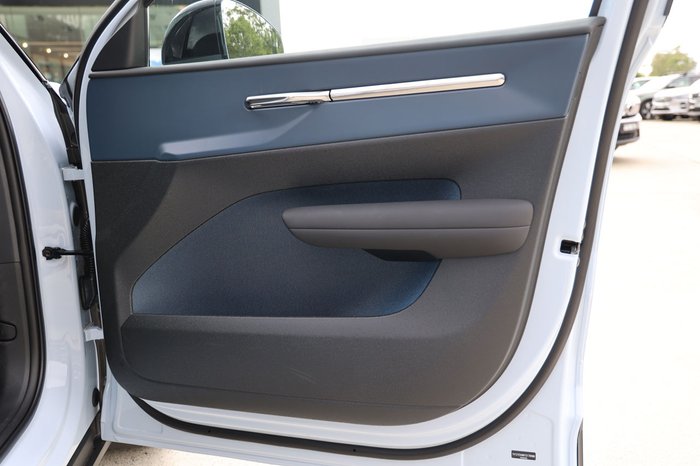 2026 Volvo EX30 Cross Country