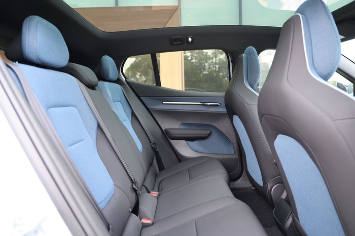 2026 Volvo EX30 Cross Country