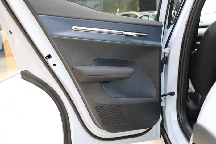 2026 Volvo EX30 Cross Country