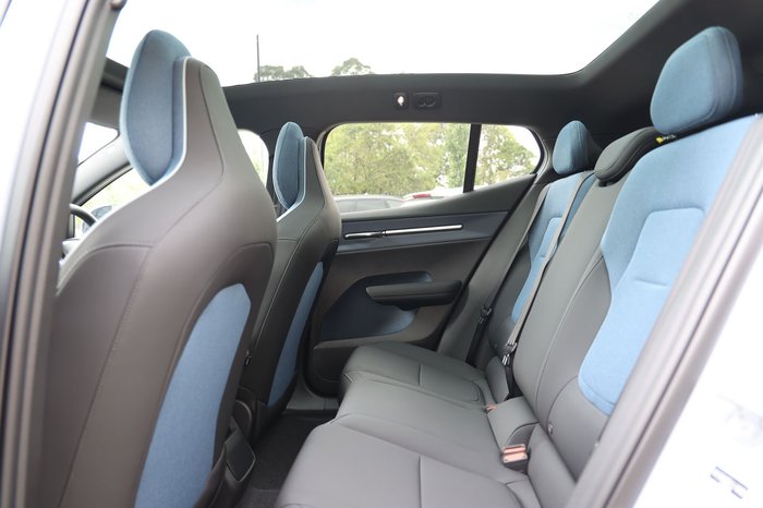 2026 Volvo EX30 Cross Country