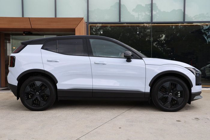 2026 Volvo EX30 Cross Country