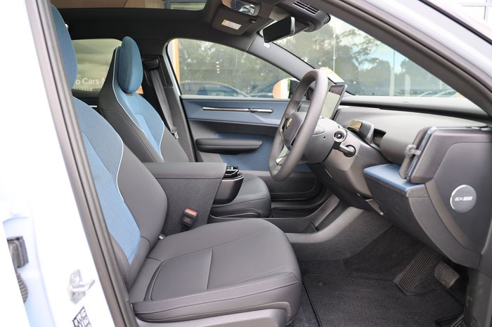 2026 Volvo EX30 Cross Country