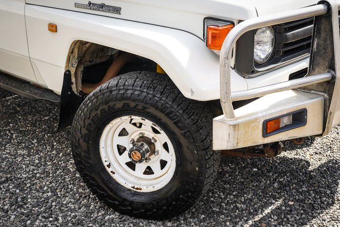 1997 TOYOTA LANDCRUISER (4x4)