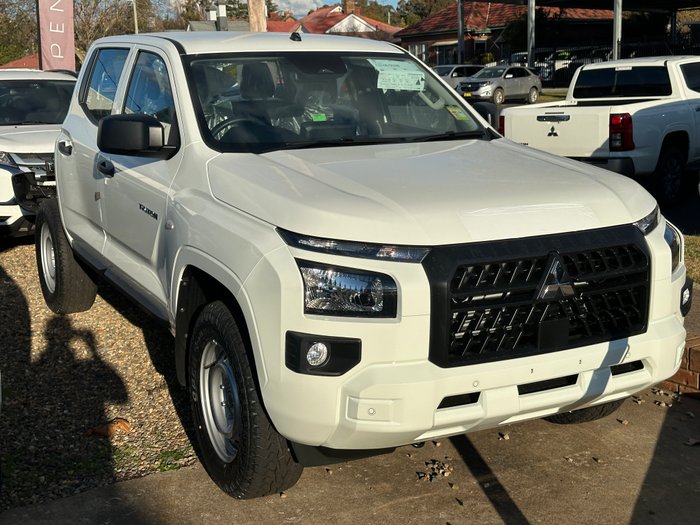 2025 MITSUBISHI TRITON GLX