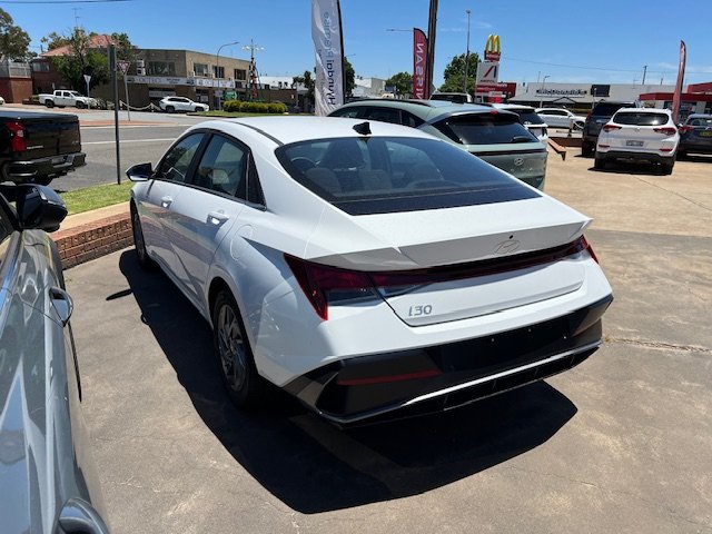 2024 HYUNDAI I30 SEDAN CN7.V2 1