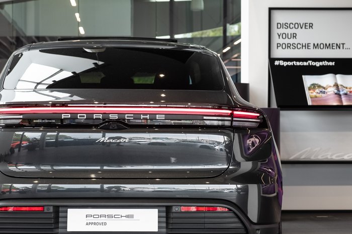2025 Porsche Macan