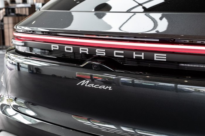 2025 Porsche Macan