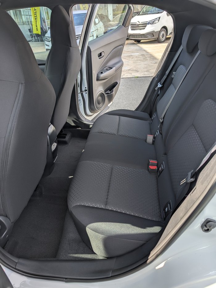 2025 USED VEHICLES JUKE ST+