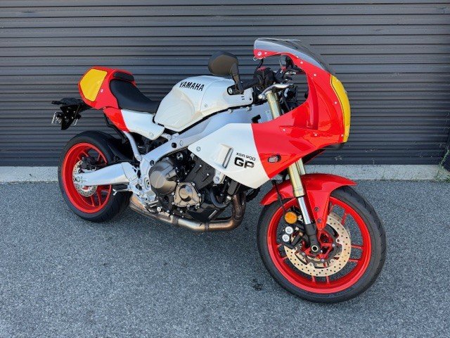 2025 Yamaha XSR900 GP Heritage Red/White