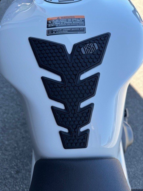 2025 Yamaha XSR900 GP Heritage Red/White