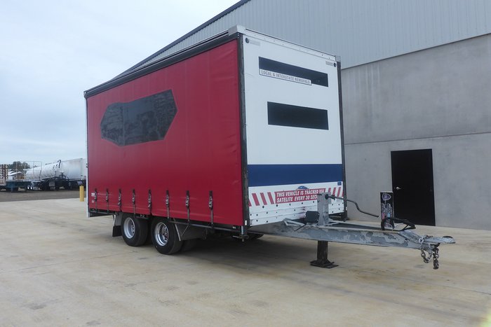 2005 Tag-A-Long Dual Axle Curtainsider Trailer