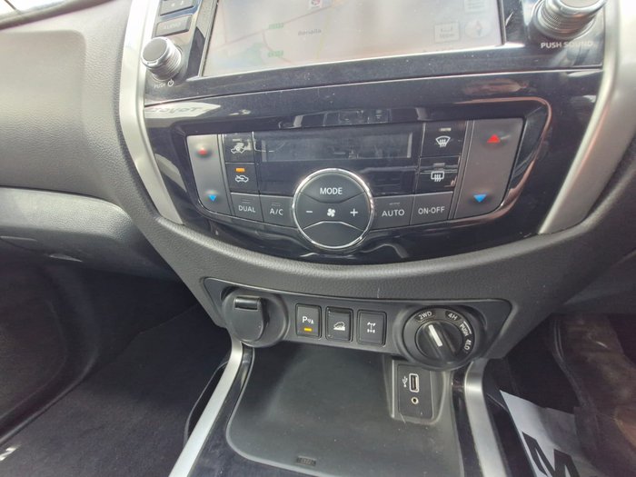 2019 NISSAN NAVARA ST-X (4x4) (LEATHER TRIM) 7 SP AUTOMATIC DUAL CAB P/UP DT4