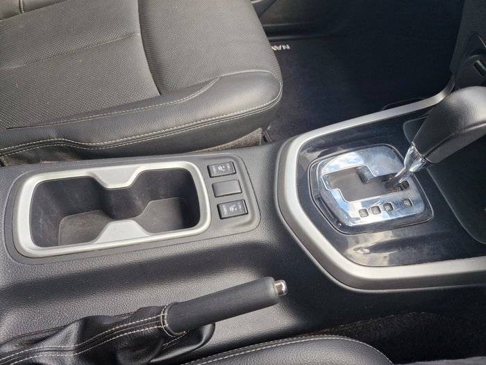 2019 NISSAN NAVARA ST-X (4x4) (LEATHER TRIM) 7 SP AUTOMATIC DUAL CAB P/UP DT4