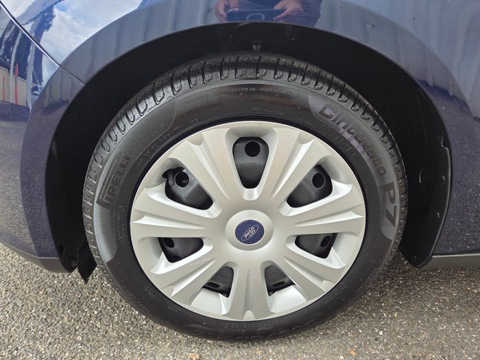 2012 Ford Focus Ambiente LW INK BLUE