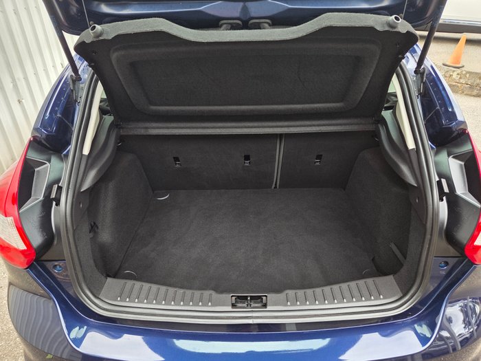 2012 Ford Focus Ambiente LW INK BLUE