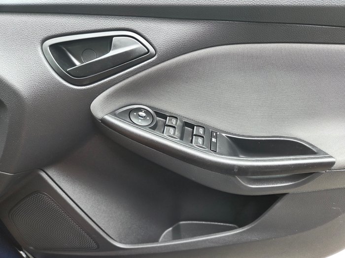 2012 Ford Focus Ambiente LW INK BLUE