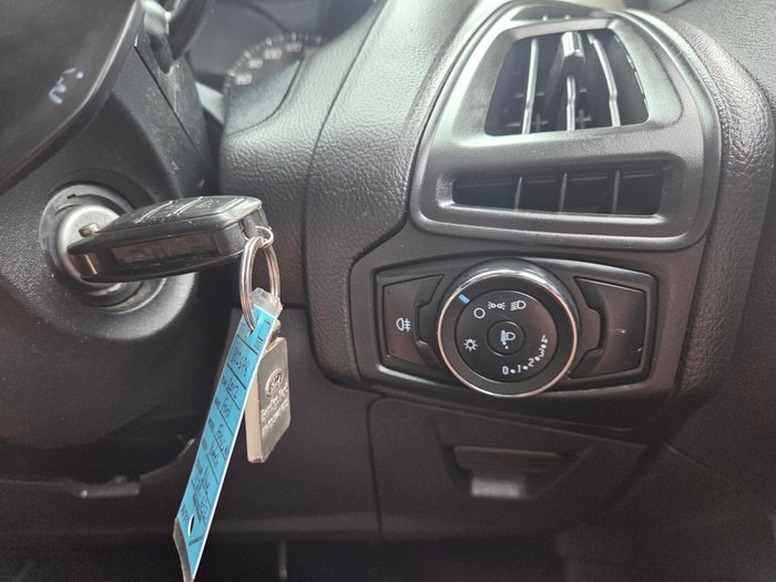 2012 Ford Focus Ambiente LW INK BLUE