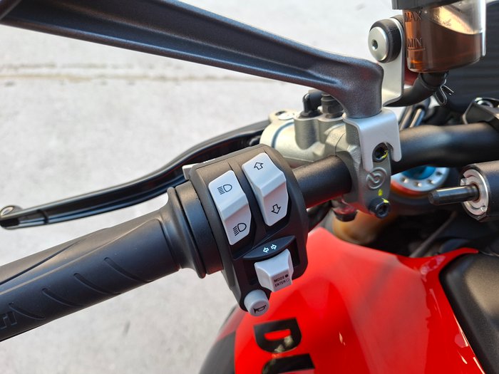 2024 Ducati Monster SP