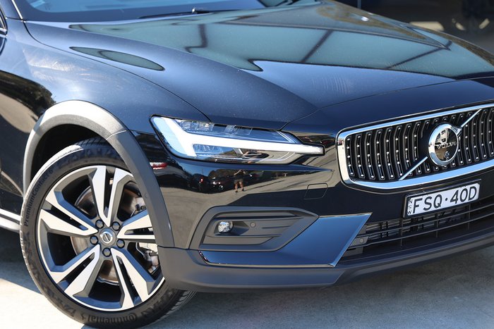 2024 Volvo V60 Cross Country Ultra B5 Bright