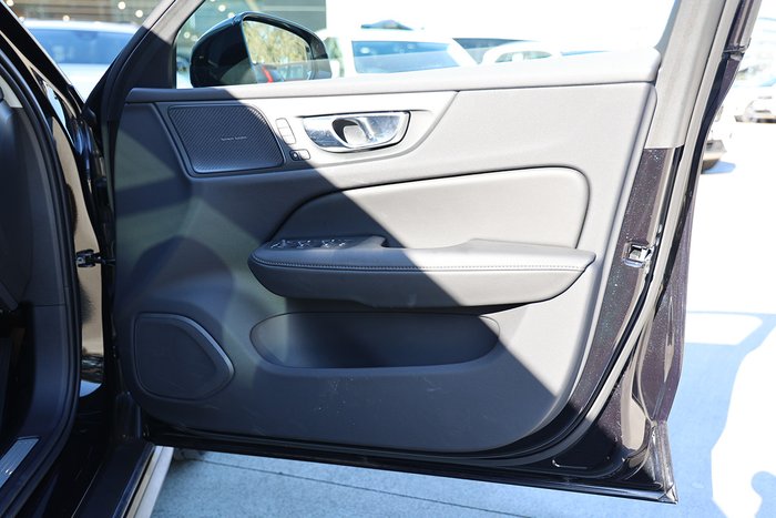 2024 Volvo V60 Cross Country Ultra B5 Bright