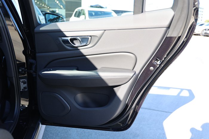 2024 Volvo V60 Cross Country Ultra B5 Bright