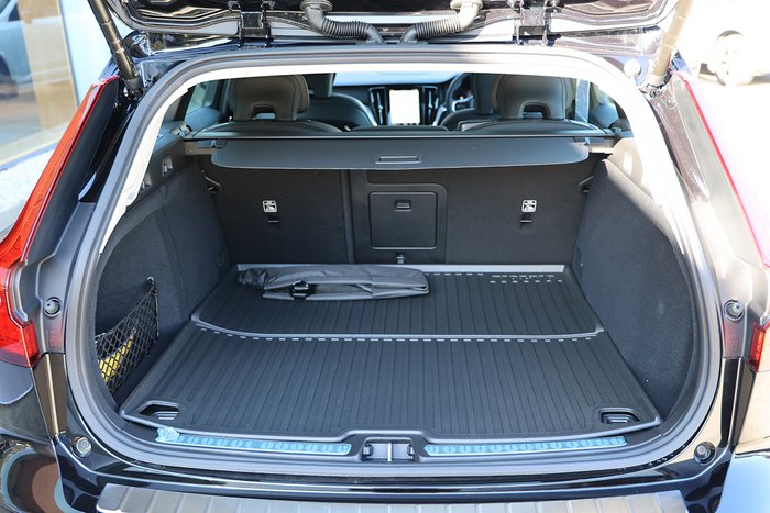 2024 Volvo V60 Cross Country Ultra B5 Bright