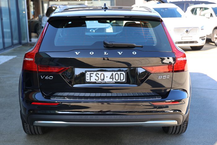 2024 Volvo V60 Cross Country Ultra B5 Bright